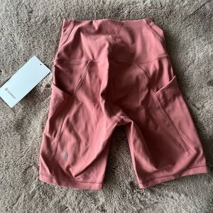 Lululemon NWT Wunder Train HR Short 8” with Pockets